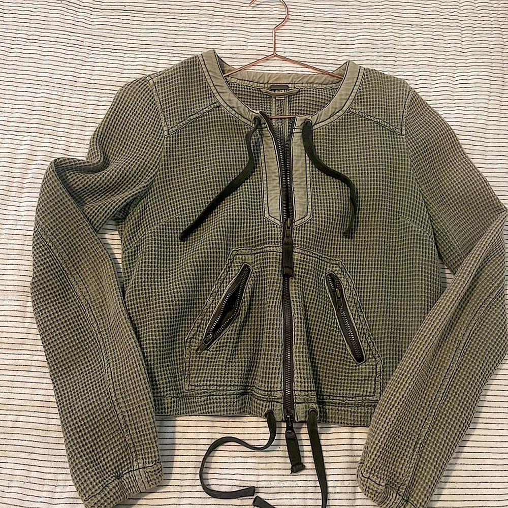 Super cute free people waffled zip up top! Size XS